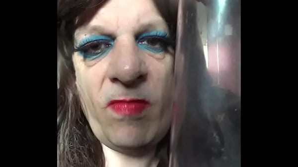 crossdresser swollowing his own piss 