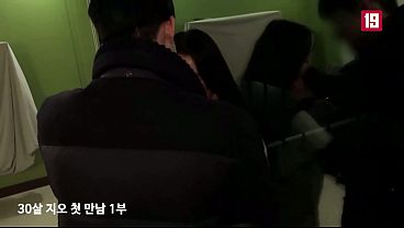 Nonton Hot Girl Invited Him To Her House thumbnail