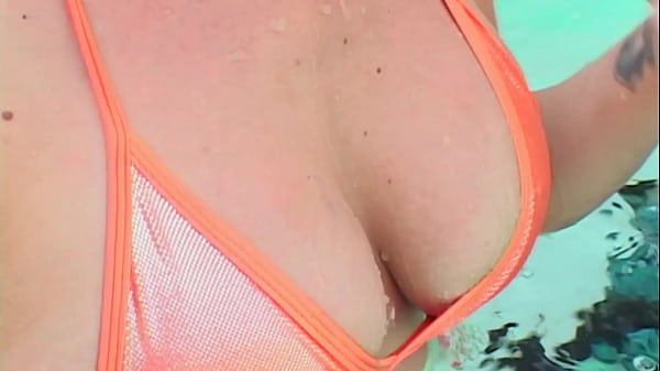 Nonton Flotation Devices - Busty Milf Gets Fucked In The Pool thumbnail