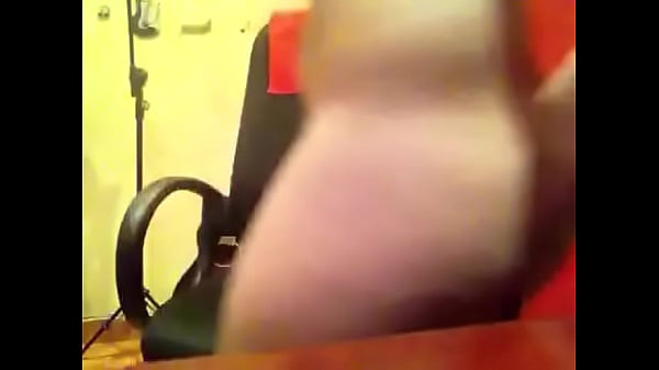 Novinha manda video para o namorado e olha no que deu 