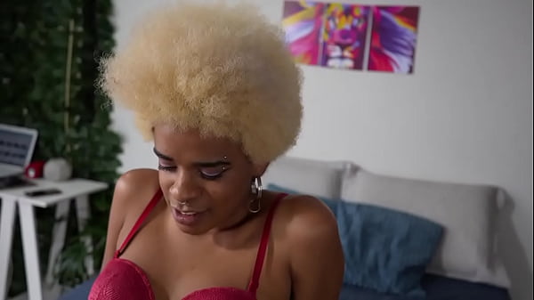 Nonton Uma Massagem Sensual E Cheia De Tes&atilde;o! Fazendo Massagem &oacute;leo Em Uma Preta Gostosa thumbnail