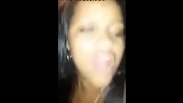 Puta se deja coger y la graban para que su novio la vea 