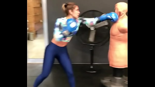 Play MP4 - Cindy alvarez entrenando