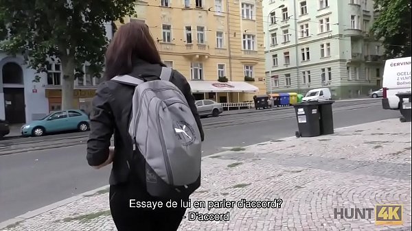 HUNT4K. Jeune couple a besoin d'argent mais la salope 