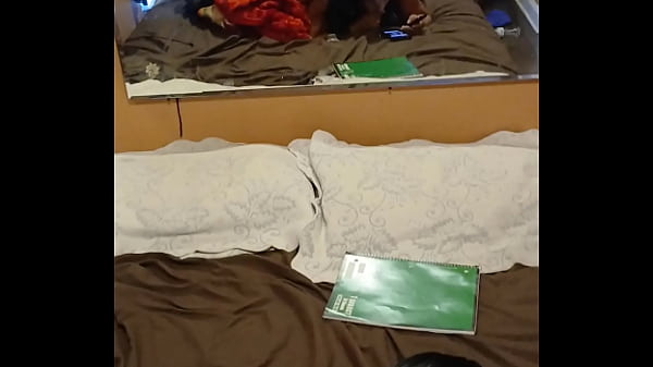 Me_la cogo_en 4 mientras ve la tv