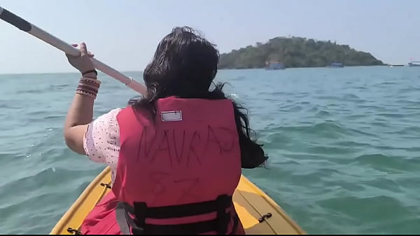 Nonton Boating In Deep Sea thumbnail