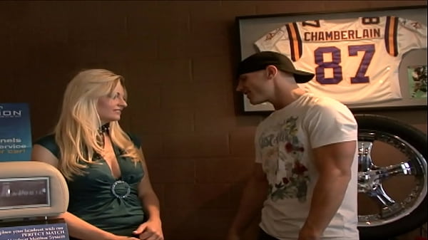 Play MP4 - Bobbi Eden is a Milf in heat