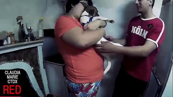 Follando Entre Grasa, Estufa Y Desorden thumbnail