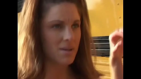 Play MP4 - Sexy brunette with a beautiful figure gives blowjob to horny bus driver before hot fucking