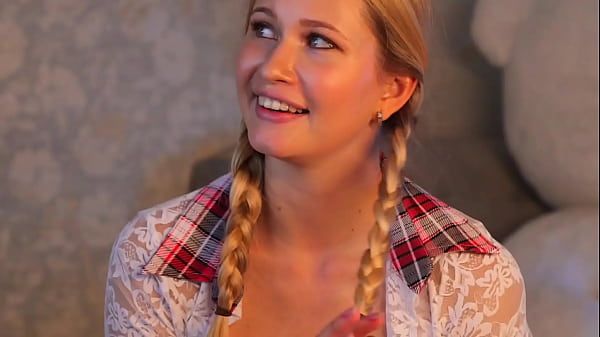 Pretty womanchoosesa dildofor herpussy