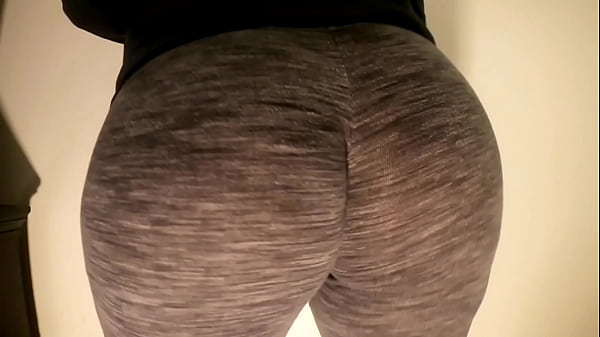 Huge Booty Popping thumbnail