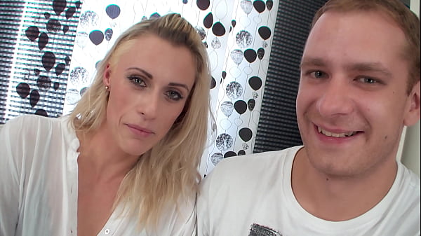 Nonton Blonde Milf Brittany Bardot Shows Cuck How Much She Loves Anal Dtw2811 thumbnail