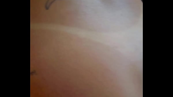 Play MP4 - Kalena Mitrak - Dei para o mec&acirc;nico e tomei leitinho na sala de ferramentas da oficina