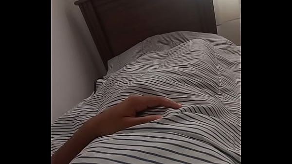 Nonton Novinho Se Masturba De Manh&atilde; Lembrando Da Madrasta thumbnail