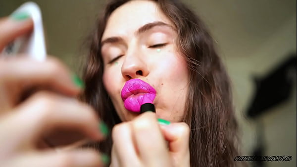 Naughty noisy pinky kiss 