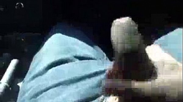 M&atilde;o-amiga no carro 