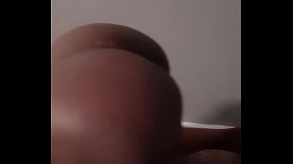 Play MP4 - Back that ass up