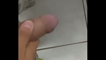 Nonton Punheta Gostosa Do Corno No Banheiro Do Trabalho thumbnail