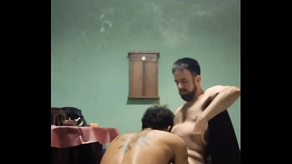 Play MP4 - Chupandonos mientras fumamos