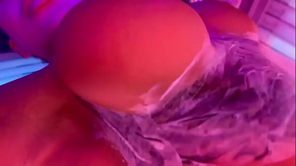 Nonton Tanning Beds Make Me ? thumbnail