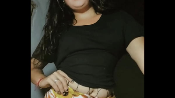 Bailando una canci&oacute;n de Karol g 