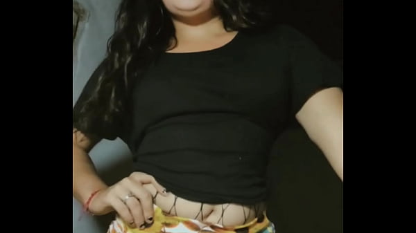 Bailando una canci&oacute;n de karol g