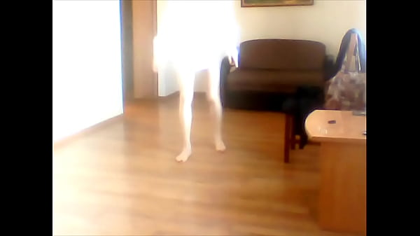 В отеле танцует на вэбкамеру thumbnail