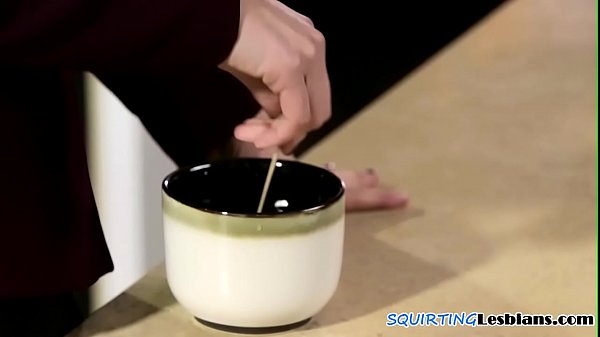 Gushing les trio enjoys pussylicking