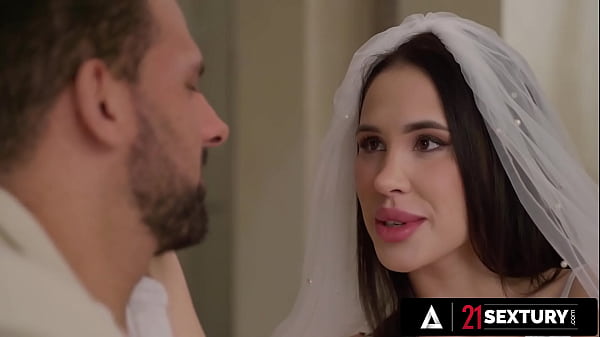 Sexy wife spices things up by offering her ass to fuck