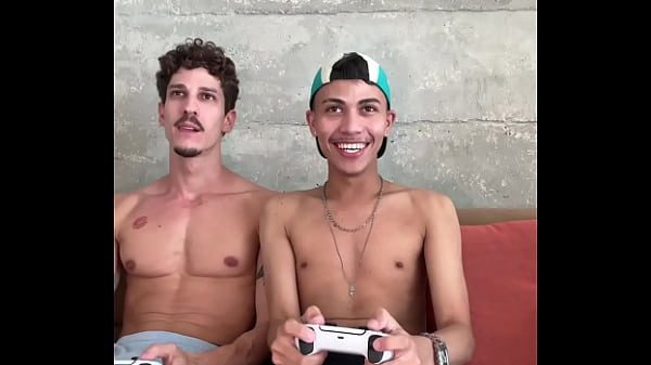 Play MP4 - NOVINHO PERDEU NO GAME E TEVE DE SENTAR NO PAUZ&Atilde;O DE 25CM