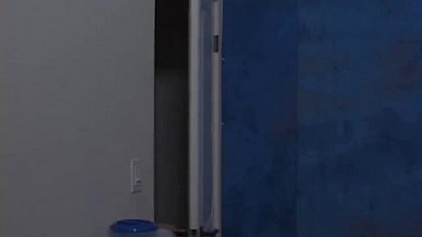 Nonton Yummy Beauty Licks Huge Dick thumbnail