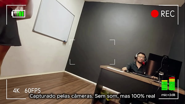 Nonton A Secret&aacute;ria Entrou S&oacute; Pra Escrever No Quadro... Mas Saiu De Joelhos thumbnail