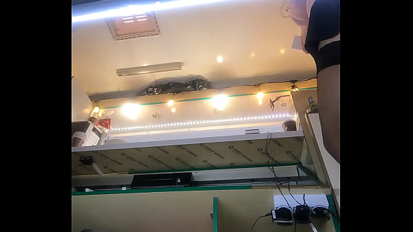 Nonton Hot Slut With Long Legs And Beefy Pussy Lips Serving Freshly Made Mini-donuts thumbnail