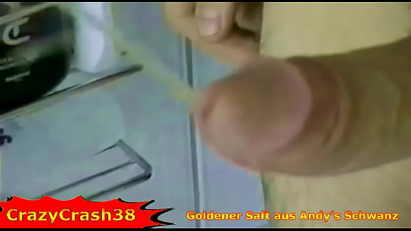 Play MP4 - Andreas pisst mit 'nem Stracken in die Dusche