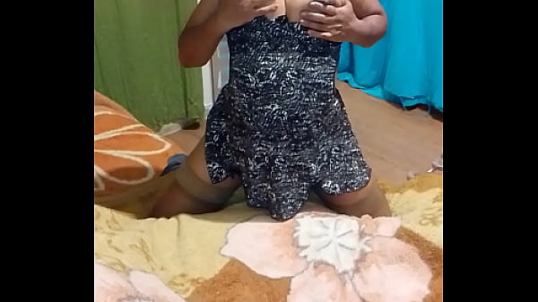 Nonton Rabuda Insaci&aacute;vel Levando Uns Tapinhas thumbnail