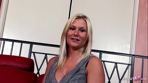 Play MP4 - Freckled Curvy Cougar with Big Booty and Tits seduce to Creampie Fuck