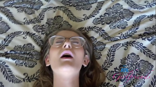 Amateur next door w/glasses on_gets her pussy eaten, gives blowjob and fucks (Meloni_Moon)