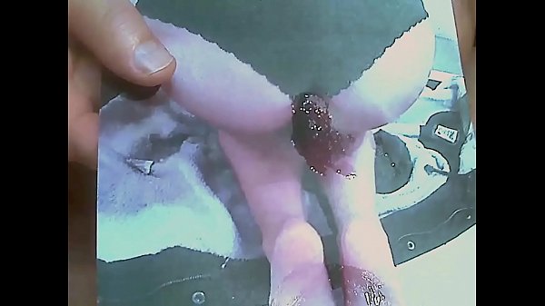 auf einen geilen Arsch und die Füße gewichst