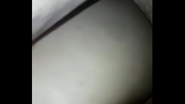 haciendole la cola a minovia