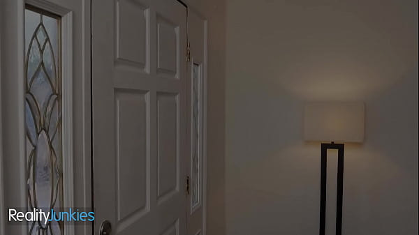 Nonton Adultmobile - Realityjunkies - Emily Addison, Jon Rogue - Cheating Housewives 3 Scene 2 10min thumbnail