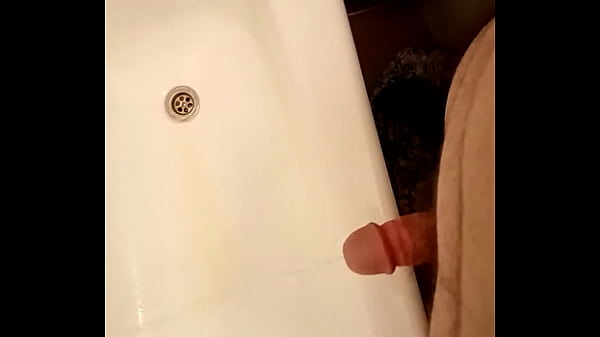 Справляюсь нужду в ванну