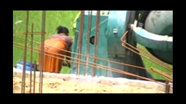 Play MP4 - working women bathing