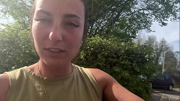 L&eacute;a PAM se fait plaisir 3 fois dans la cabine de ce poids lourd.3 Orgasmes, 3... 