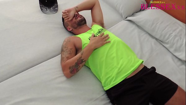 Play MP4 - Straight fucks gay for money