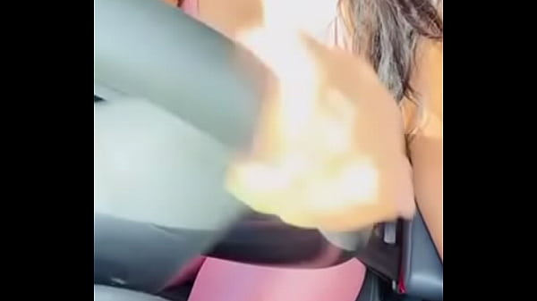 Morena linda tatuada 