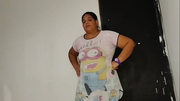 Play MP4 - Esposa cachonda es follada por la gran polla de su cu&ntilde;ado mientra el marido trabaja&period;