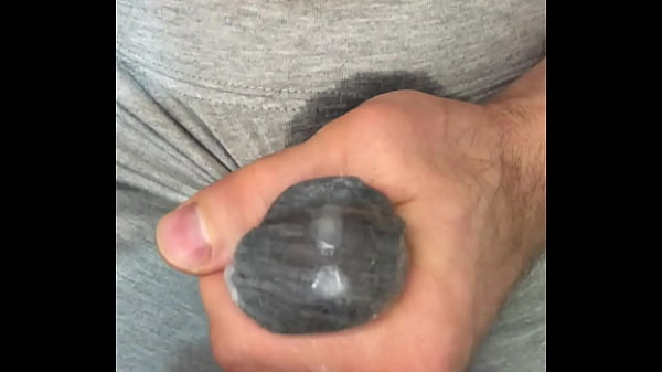 Play MP4 - CUM IN LEGGINGS&excl; I masturbate my dick and sperm seeps through gray leggings&excl; Close-up