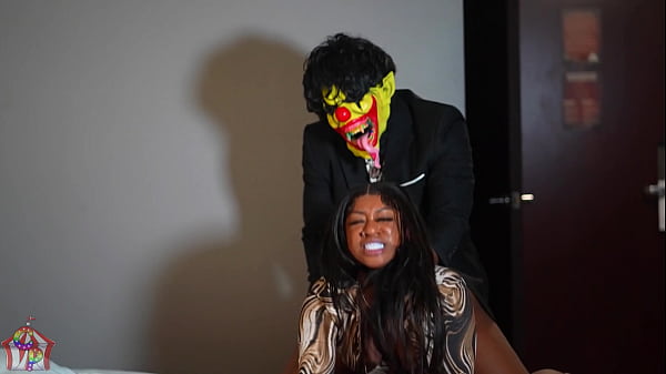 Gibby Fucks hot ebony slut after meeting her outside the hotel 