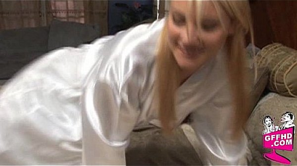 Girls Having Fun 1013 thumbnail