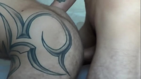 Jeune De 20 Ans Actif Et Bien Mont&eacute; thumbnail